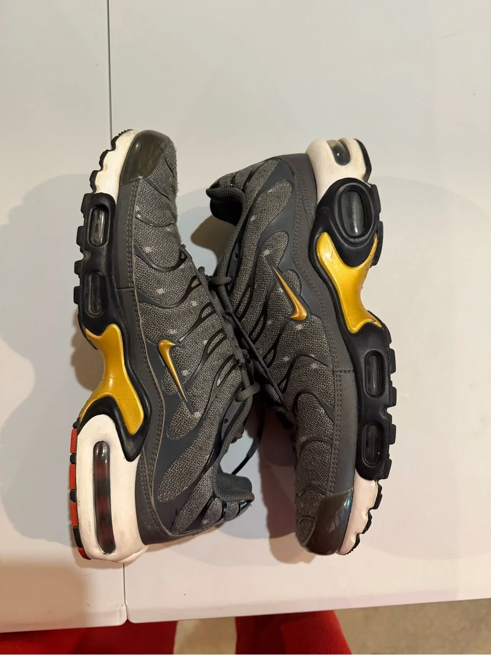 Men’s Nike Air Max size 9.5